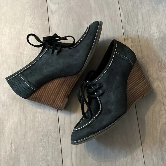 CLARKS Suede Wedge Loafers, Size 8 - Picture 4 of 5